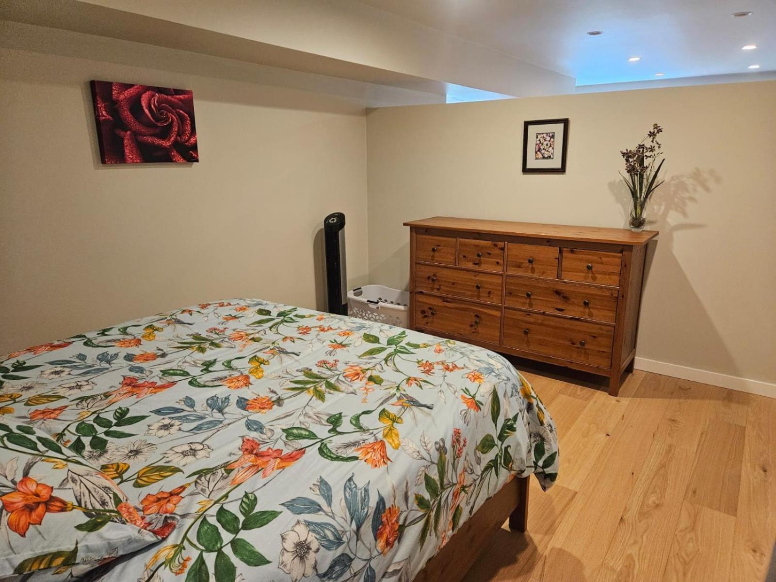 Lovely 1 Bedroom Suite Near Town Victoria Exterior foto